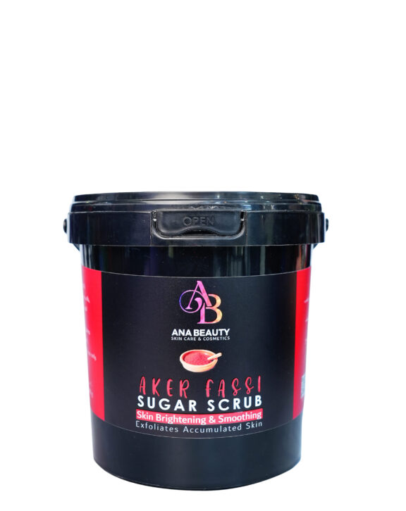 Unlock the secret to a naturally radiant and youthful complexion with our Aker Fassi Scrub. This traditional Moroccan exfoliant is infused with authentic red poppy powder, a natural pigment used for centuries by Berber women to achieve a healthy, "blushing" skin tone.